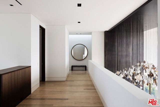 1305 Collingwood Place, Los Angeles, CA 90069