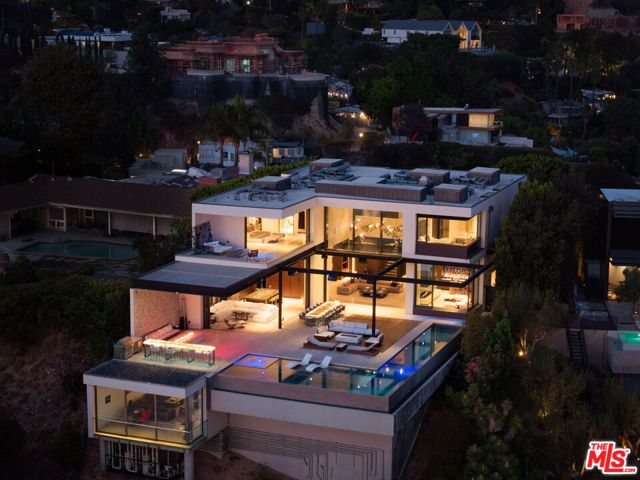 1305 Collingwood Place, Los Angeles, CA 90069