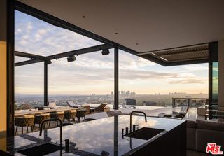 1305 Collingwood Place, Los Angeles, CA 90069