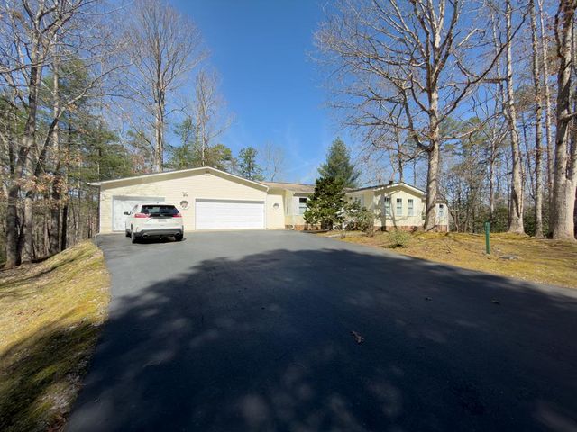 218 Rocky Circle, Blairsville, GA 30512