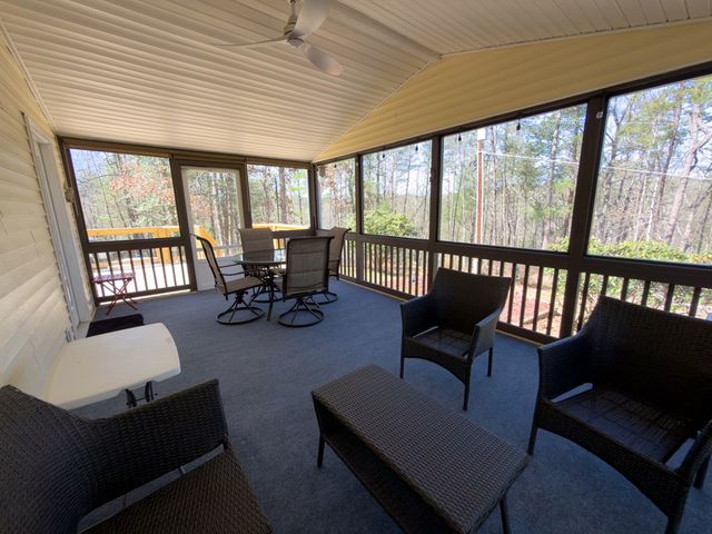 218 Rocky Circle, Blairsville, GA 30512