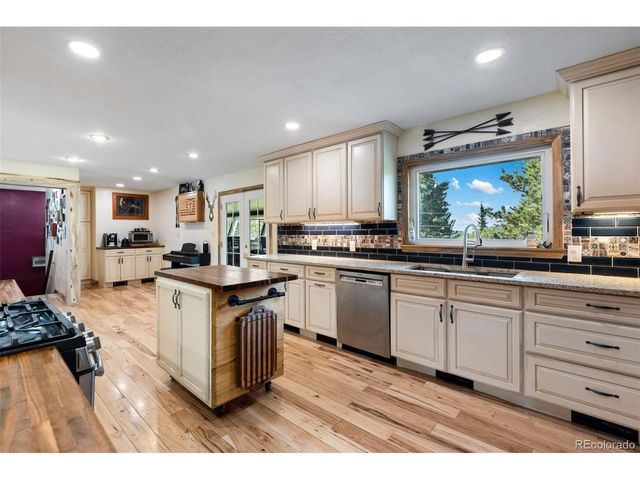 105 Piney Point Ln, Woodland Park, CO 80863