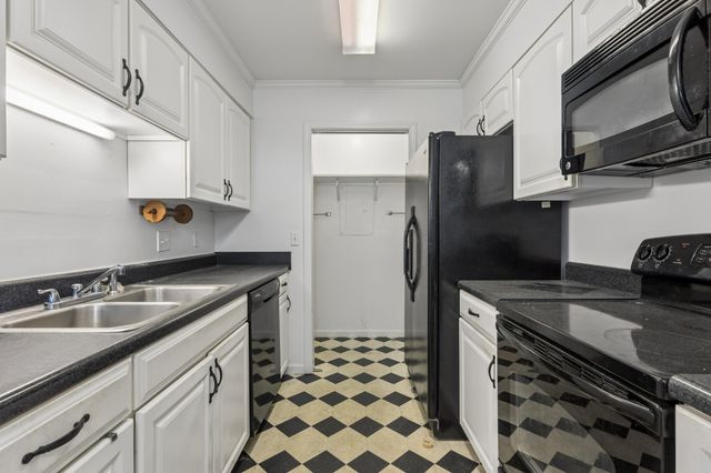 961 Todd Preis Dr, Nashville, TN 37221