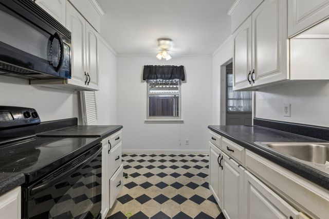 961 Todd Preis Dr, Nashville, TN 37221