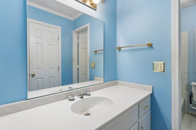 961 Todd Preis Dr, Nashville, TN 37221