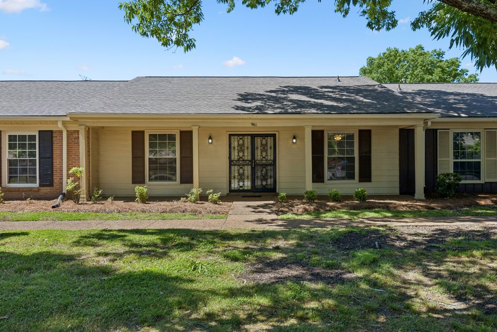 961 Todd Preis Dr, Nashville, TN 37221