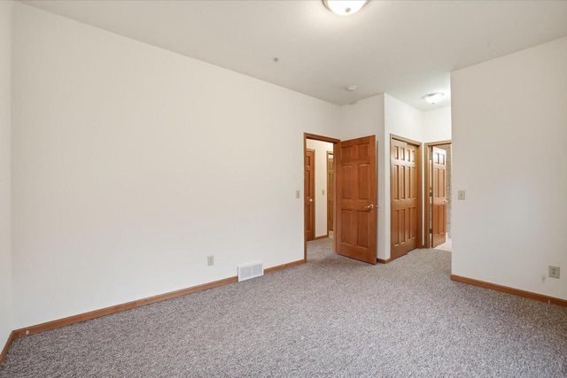 528 Grey Fox RUN, Watertown, WI 53094