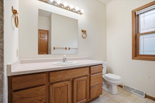 528 Grey Fox RUN, Watertown, WI 53094