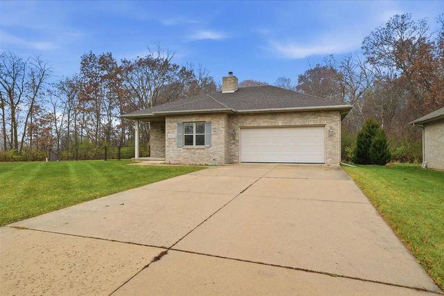 528 Grey Fox RUN, Watertown, WI 53094