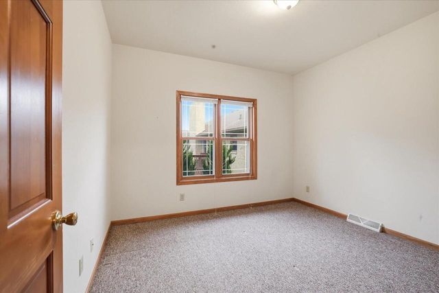 528 Grey Fox RUN, Watertown, WI 53094