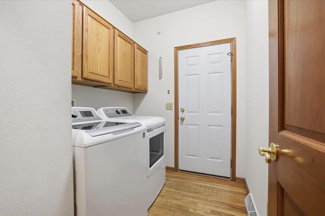 528 Grey Fox RUN, Watertown, WI 53094