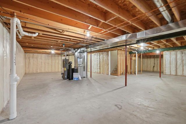 528 Grey Fox RUN, Watertown, WI 53094