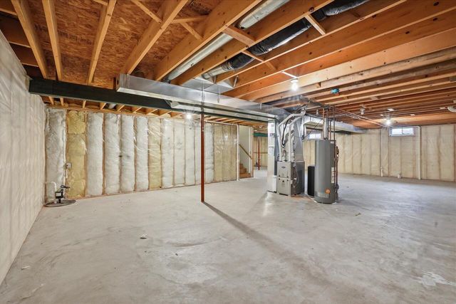 528 Grey Fox RUN, Watertown, WI 53094