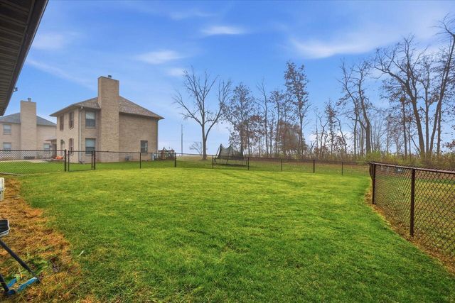 528 Grey Fox RUN, Watertown, WI 53094