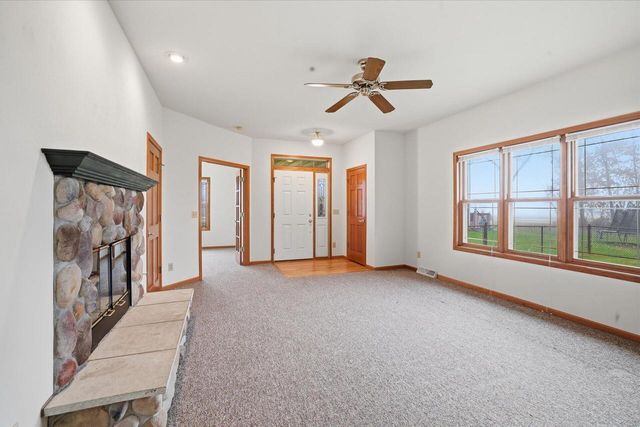 528 Grey Fox RUN, Watertown, WI 53094