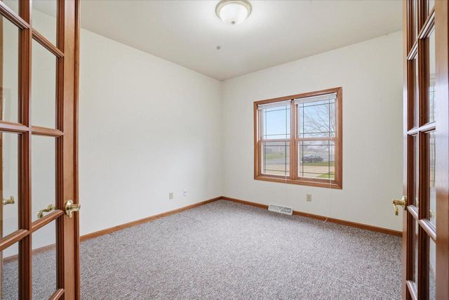 528 Grey Fox RUN, Watertown, WI 53094