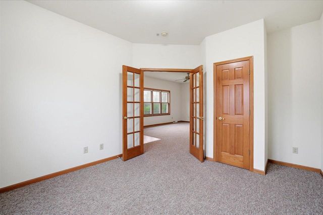 528 Grey Fox RUN, Watertown, WI 53094