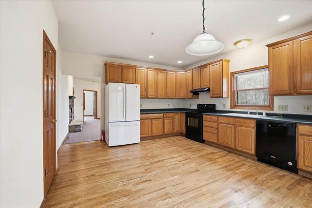 528 Grey Fox RUN, Watertown, WI 53094