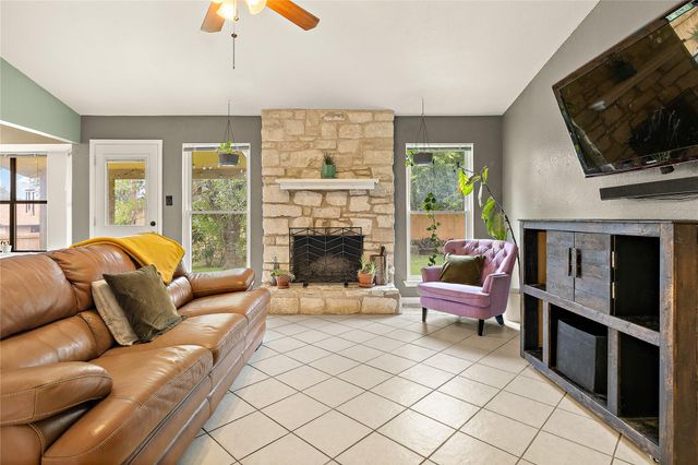809 Windsor RD, Round Rock, TX 78664