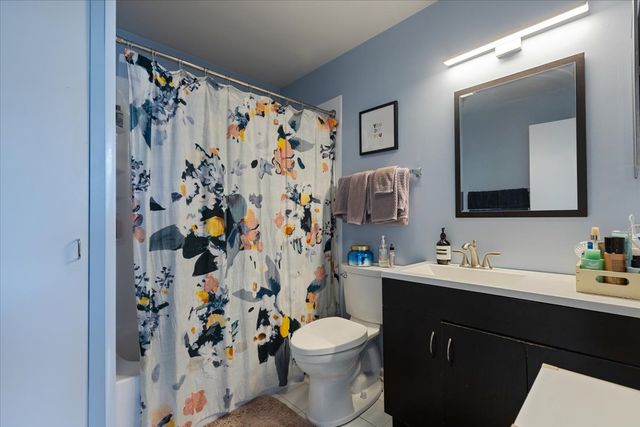 3713 Grand Boulevard 10, Brookfield, IL 60513