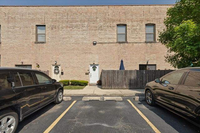 3713 Grand Boulevard 10, Brookfield, IL 60513