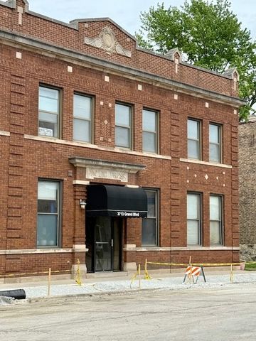 3713 Grand Boulevard 10, Brookfield, IL 60513