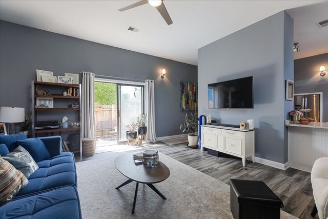 3713 Grand Boulevard 10, Brookfield, IL 60513