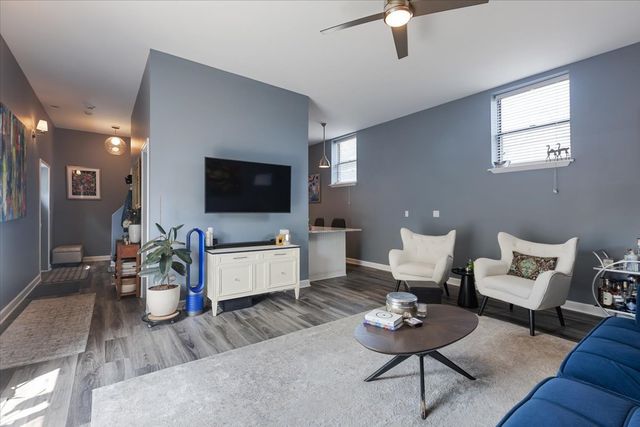 3713 Grand Boulevard 10, Brookfield, IL 60513