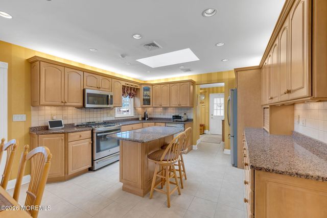 155 Meadow Road, Clark, NJ 07066