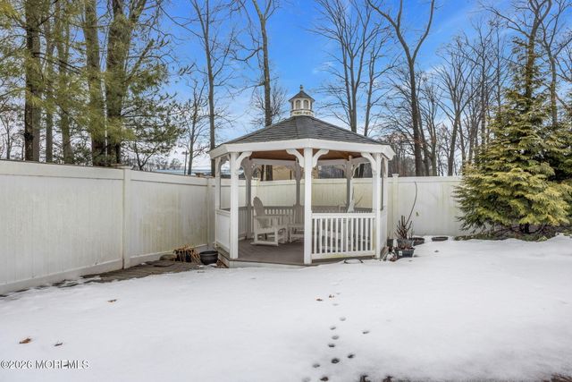 155 Meadow Road, Clark, NJ 07066