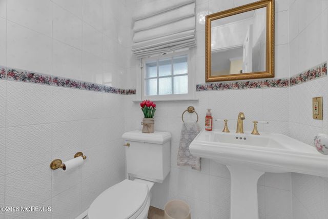 155 Meadow Road, Clark, NJ 07066