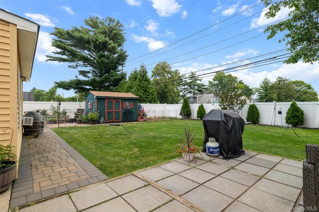 101 Blacksmith Road E, Levittown, NY 11756