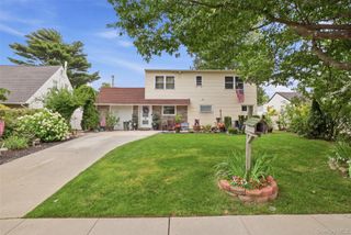 101 Blacksmith Road E, Levittown, NY 11756
