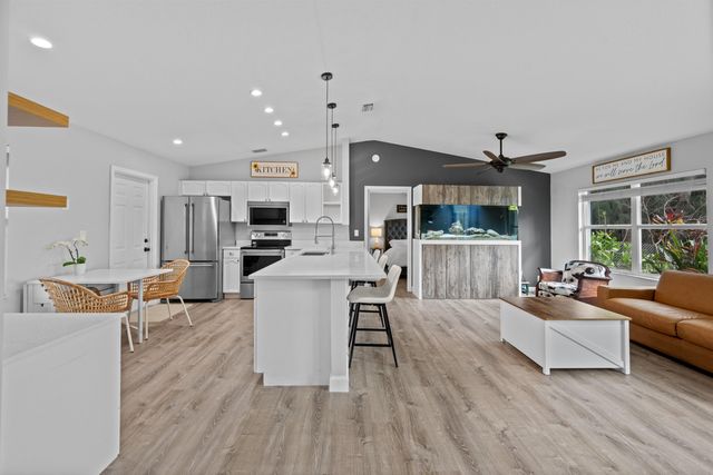 17830 49th Street N, Loxahatchee, FL 33470