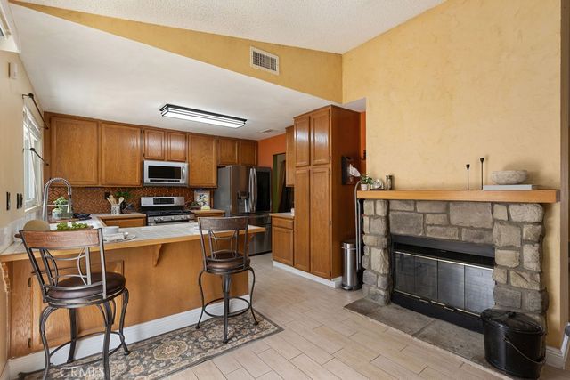 2569 W Plaza Serena Drive, Rialto, CA 92377