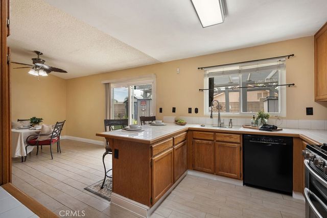 2569 W Plaza Serena Drive, Rialto, CA 92377