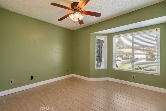 2569 W Plaza Serena Drive, Rialto, CA 92377