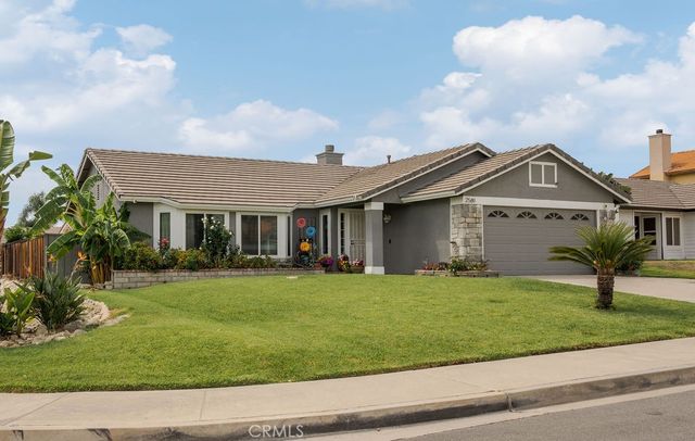 2569 W Plaza Serena Drive, Rialto, CA 92377