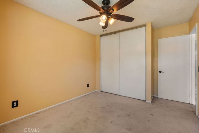 2569 W Plaza Serena Drive, Rialto, CA 92377