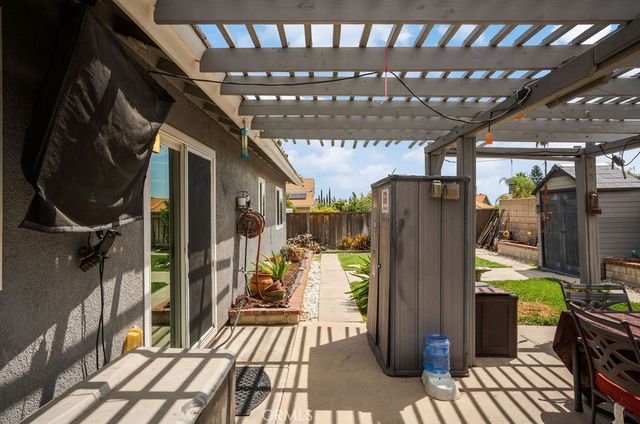 2569 W Plaza Serena Drive, Rialto, CA 92377