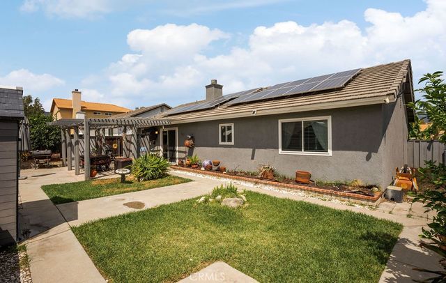 2569 W Plaza Serena Drive, Rialto, CA 92377