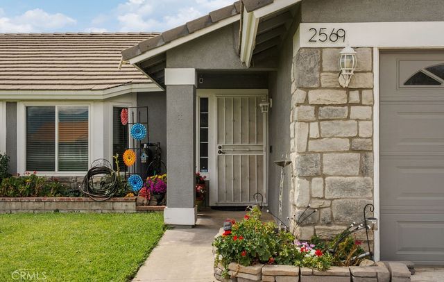 2569 W Plaza Serena Drive, Rialto, CA 92377