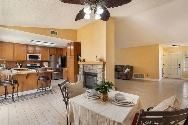 2569 W Plaza Serena Drive, Rialto, CA 92377