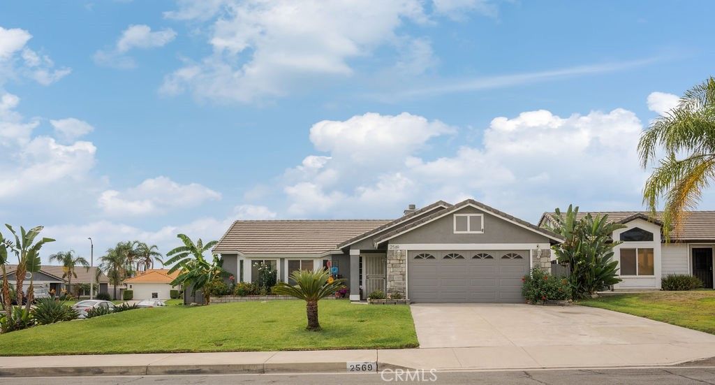 2569 W Plaza Serena Drive, Rialto, CA 92377