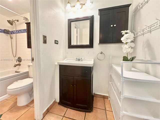 7135 COLLINS AVE 811, Miami Beach, FL 33141