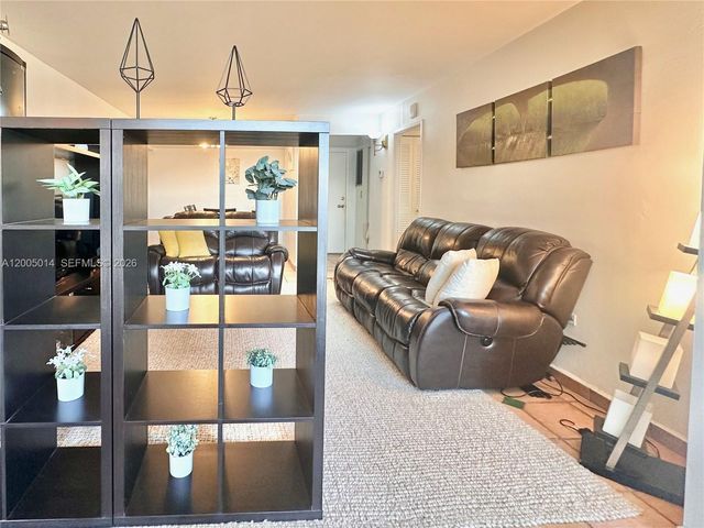 7135 COLLINS AVE 811, Miami Beach, FL 33141