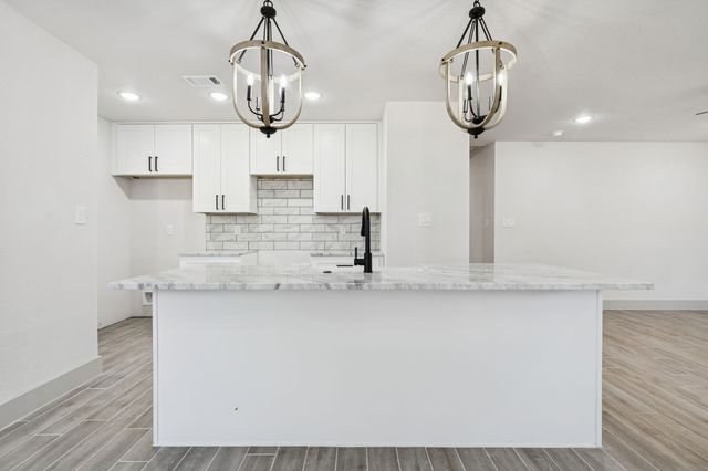 5637 Mesa Loop, Granbury, TX 76048