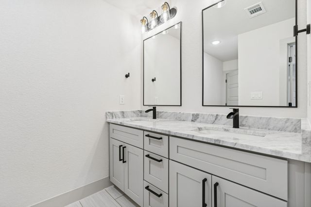 5637 Mesa Loop, Granbury, TX 76048