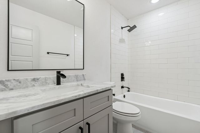 5637 Mesa Loop, Granbury, TX 76048