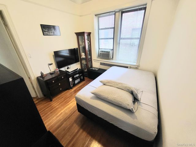 35-40 82nd Street 4C, Jackson Heights, NY 11372